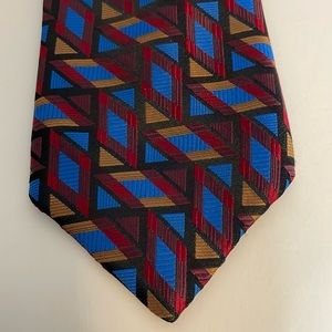 Camden Court necktie tie 52” X 3.5” 95% polyester 5% silk geometric pattern